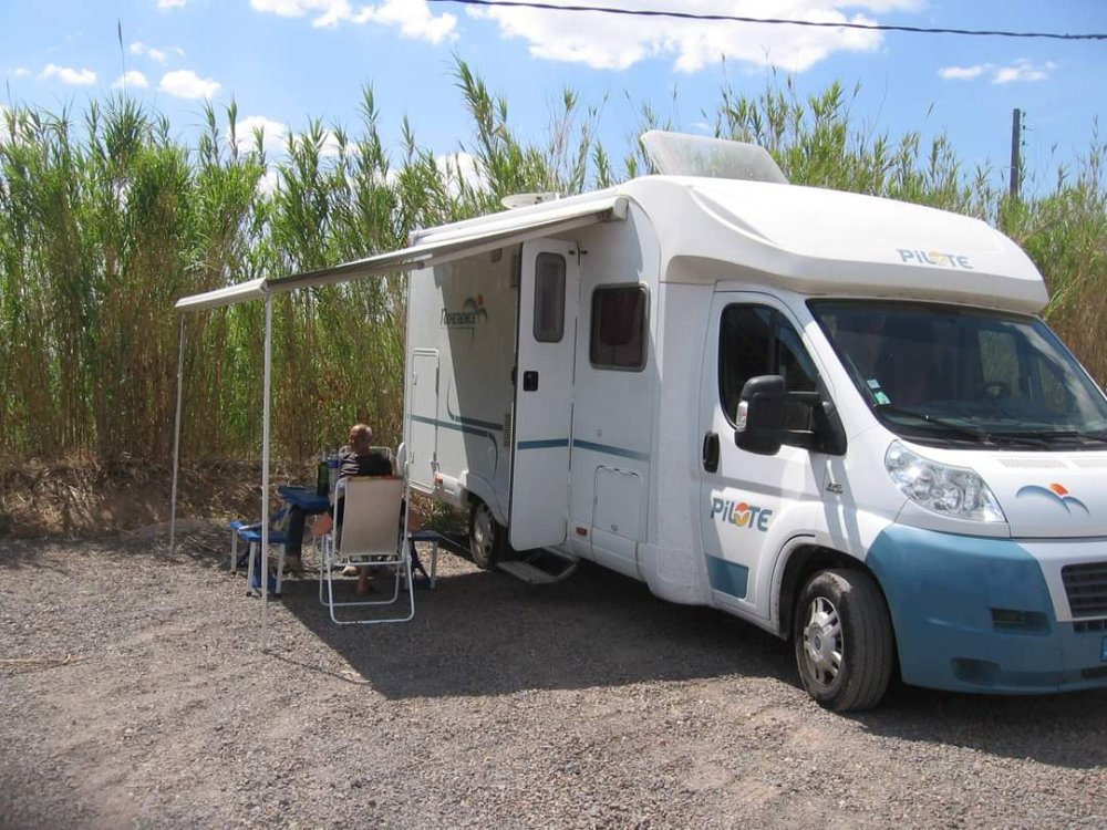 Aire camping-car  Florensac (34510) - Photo 2